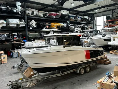 boot in binnenstalling op trailer