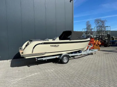 tender op trailer bij bedrijfspand