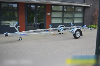boottrailer op parkeerplaats