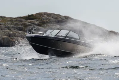 aluminium sportboot in beweging