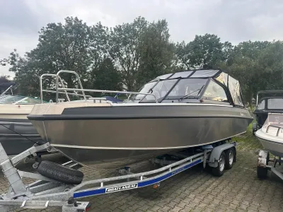 aluminium sportboot op trailer