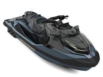 blauwe waterscooter op witte achtergrond