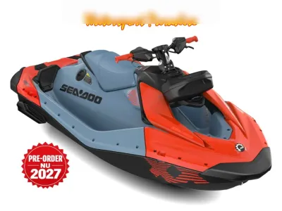 rode en grijze waterscooter op witte achtergrond