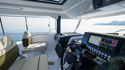 stuurhut interieur met stuur en schermen