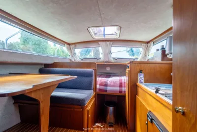 cabine met zithoek en slaapplaats