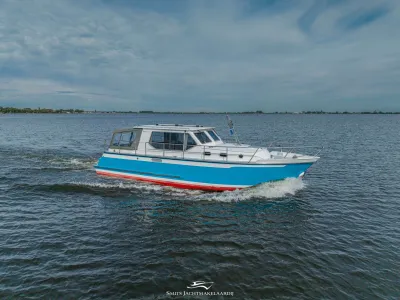 motorboot op open water
