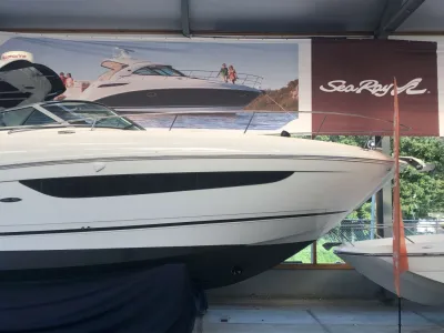 sportcruiser in overdekte showroom