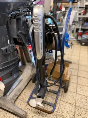 elektrische buitenboordmotor met propeller