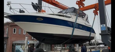 sportcruiser hangend in hijskraan