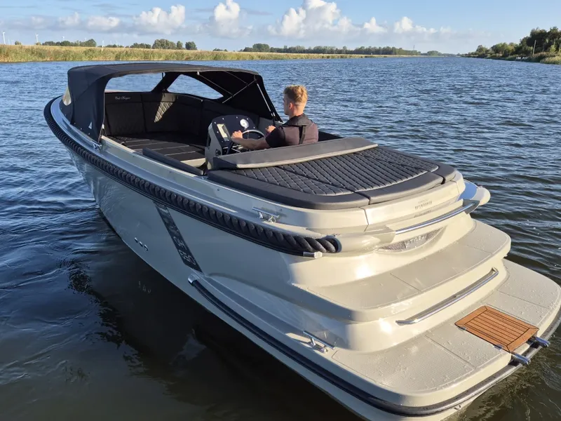 Oudhuijzer 650 Tender