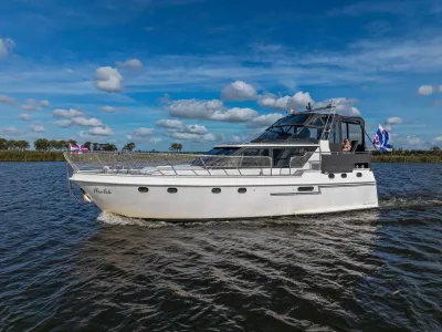 motorjacht op open water