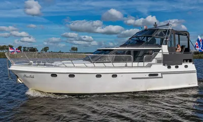 motorjacht op open water
