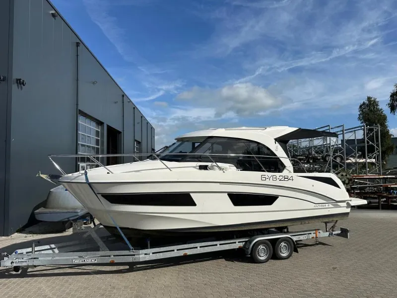 Beneteau Antares 9