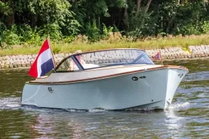 motorboot op het water