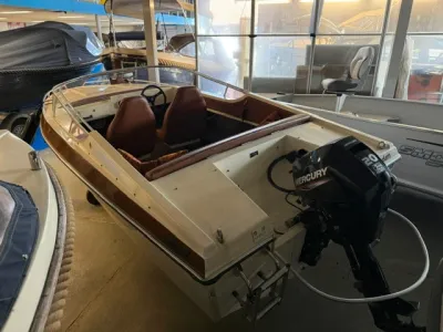 open speedboot in opslag